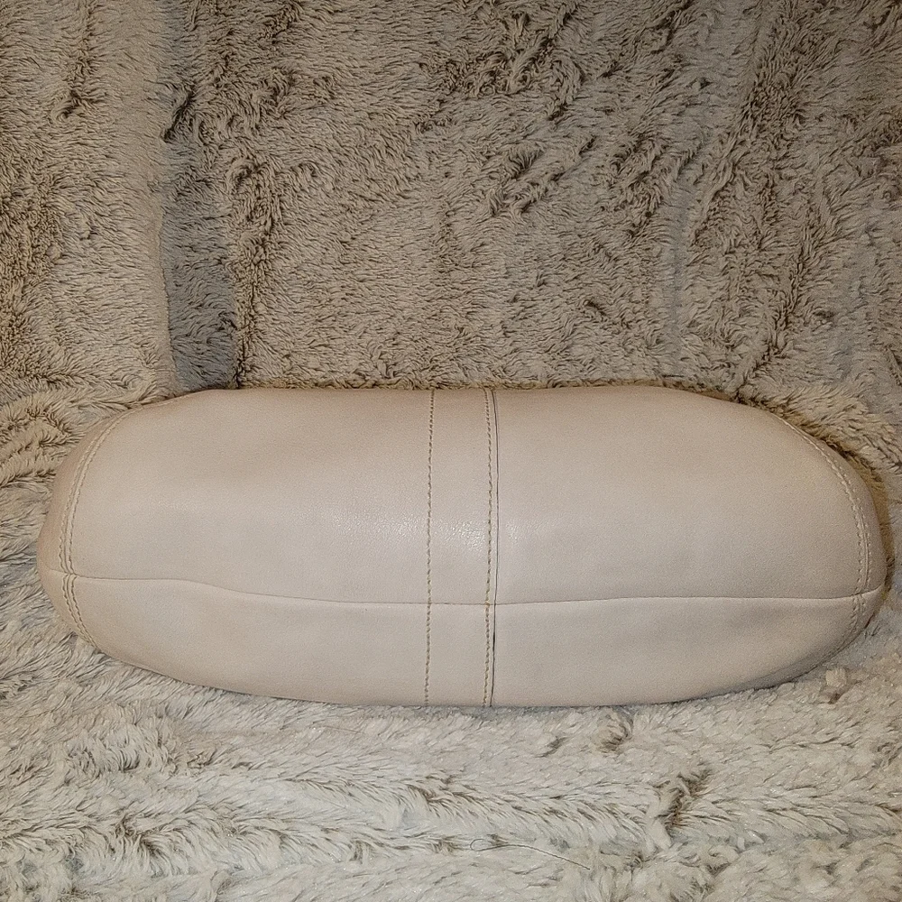 Coach cream colored bag. - Picture 3 of 12